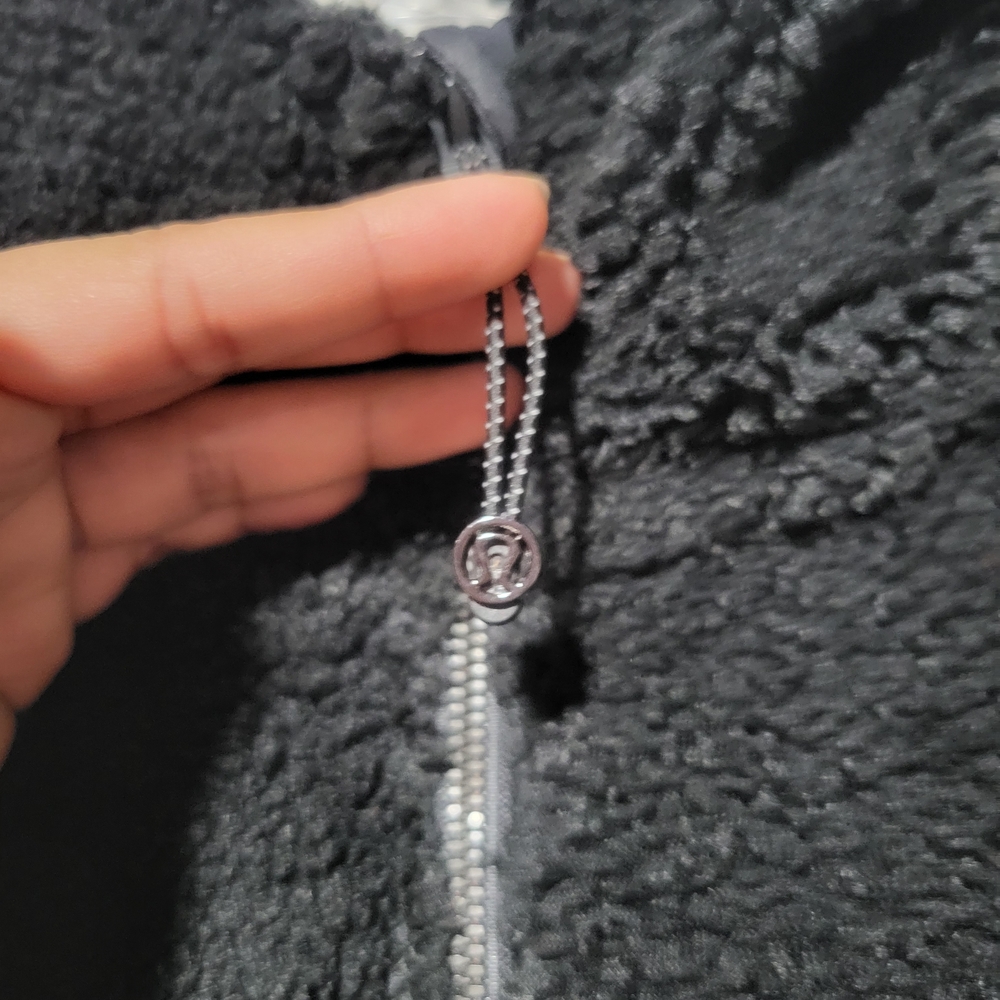 Lululemon Scuba  Black Fleece Pullover - Picture 8 of 9